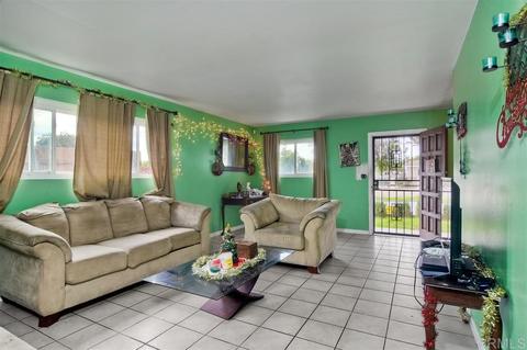 2834 Cedar Rd, Oceanside, CA 92056 photo 3