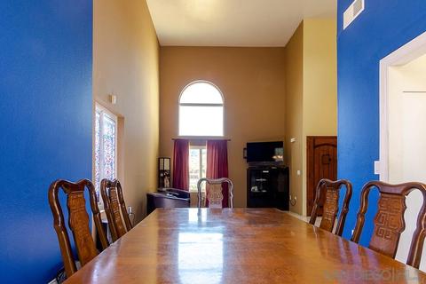 725 E J St, Chula Vista, CA 91910 photo 4