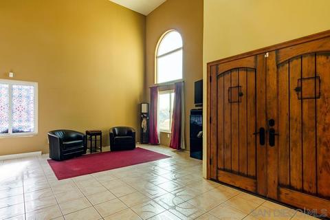 725 E J St, Chula Vista, CA 91910 photo 7