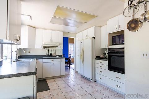 725 E J St, Chula Vista, CA 91910 photo 10