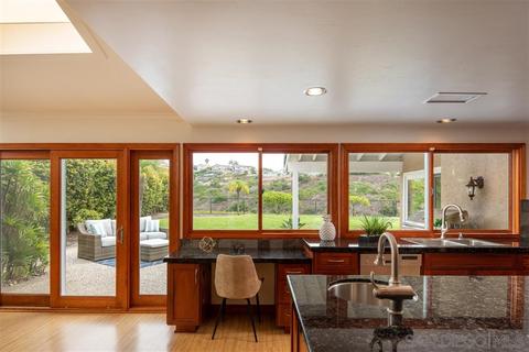 5439 Westknoll Dr, La Jolla, CA 92037 photo 7
