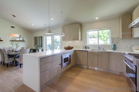 936 Skylark Dr, La Jolla, CA 92037 photo 2