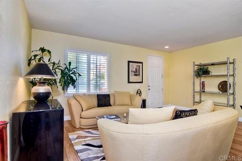320 Alamo Way, Oceanside, CA 92057 photo 2
