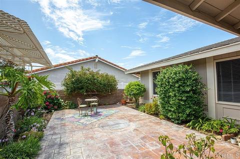 7723 Anillo Way, Carlsbad, CA 92009 photo 2