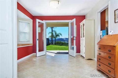 10827 Charing Cross Rd, Spring Valley, CA 91978 photo 7