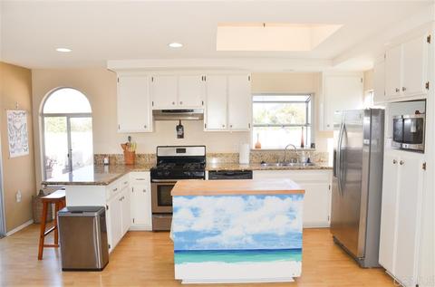 8605 Matterhorn Dr, Santee, CA 92071 photo 2
