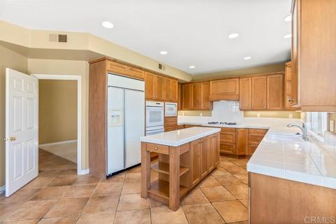 6457 Topmast Dr, Carlsbad, CA 92011 photo 4