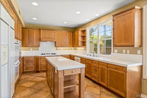 6457 Topmast Dr, Carlsbad, CA 92011 photo 3