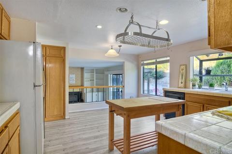 1360 Knoll Dr, Oceanside, CA 92054 photo 8