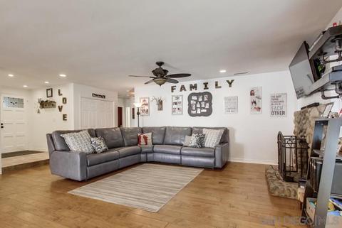 1400 Comet Ct, El Cajon, CA 92019 photo 2