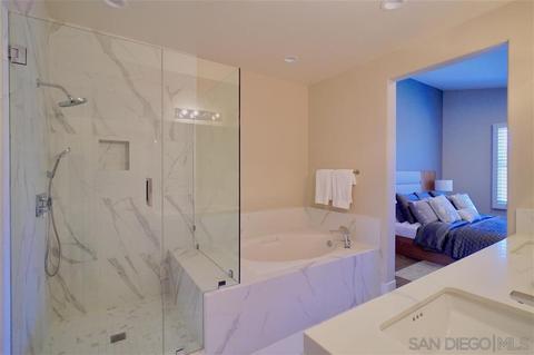 5490 Caminito Bayo, La Jolla, CA 92037 photo 12