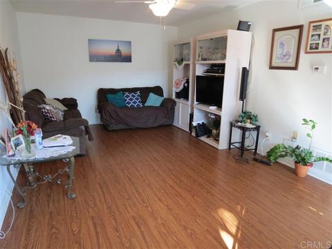 1193 Madera Ln, Vista, CA 92084 photo 3
