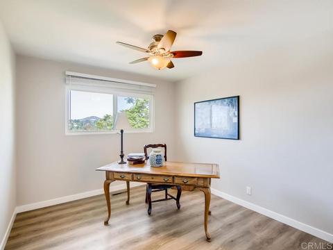 645 Crescent Ct, Vista, CA 92084 photo 15