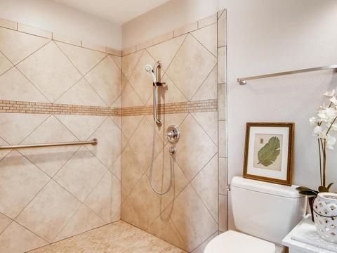 645 Crescent Ct, Vista, CA 92084 photo 21
