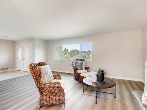 645 Crescent Ct, Vista, CA 92084 photo 6