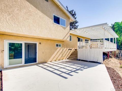 645 Crescent Ct, Vista, CA 92084 photo 25