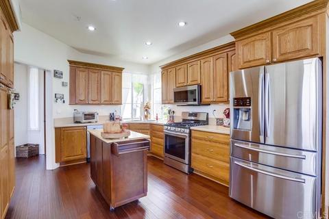 2485 Moonlight Gln, Escondido, CA 92026 photo 9