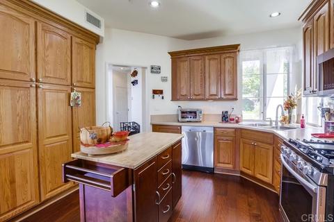 2485 Moonlight Gln, Escondido, CA 92026 photo 10