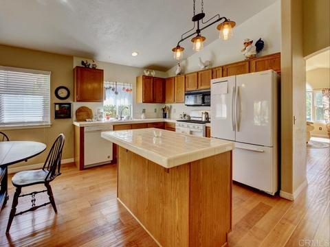 1040 Funquest Dr, Fallbrook, CA 92028 photo 7