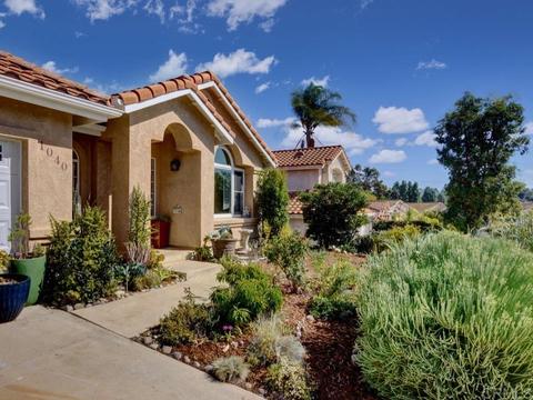 1040 Funquest Dr, Fallbrook, CA 92028 photo 2