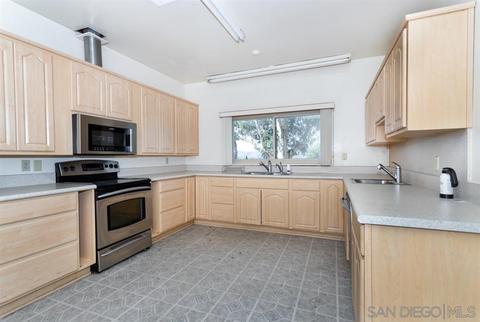 1062 W 5th Ave, Escondido, CA 92025 photo 6