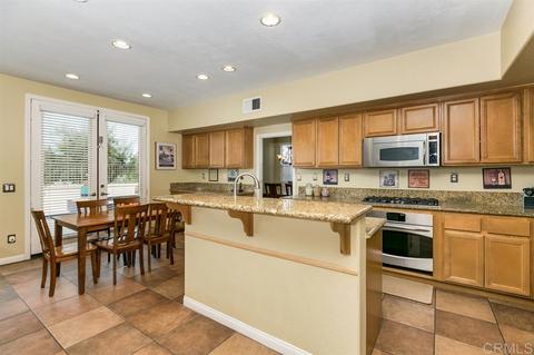1115 Greenway Rd, Oceanside, CA 92057 photo 5