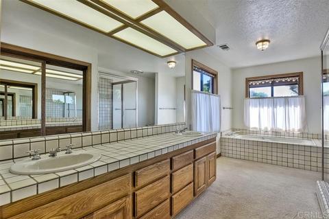 2359 Via Del Aguacate, Fallbrook, CA 92028 photo 12