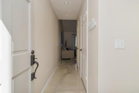 370 Forest Pl, Vista, CA 92083 photo 2