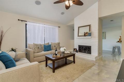 370 Forest Pl, Vista, CA 92083 photo 4