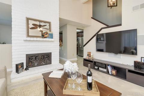 370 Forest Pl, Vista, CA 92083 photo 6