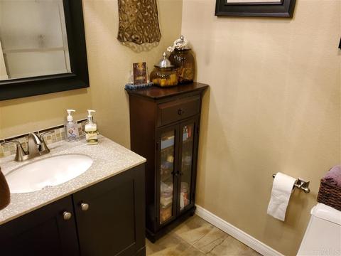 1050 Nightingale Pl, Escondido, CA 92027 photo 9