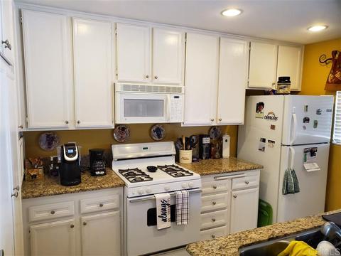 1050 Nightingale Pl, Escondido, CA 92027 photo 4