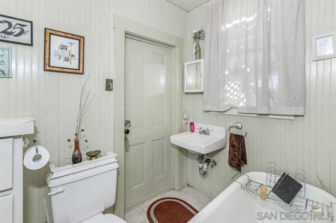 525-527 E 4th Ave, Escondido, CA 92025 photo 9