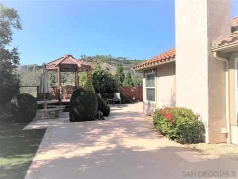 2109 Creekside Pl, Escondido, CA 92029 photo 5