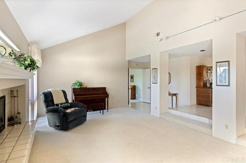 2541 Shamrock Way, Escondido, CA 92025 photo 3