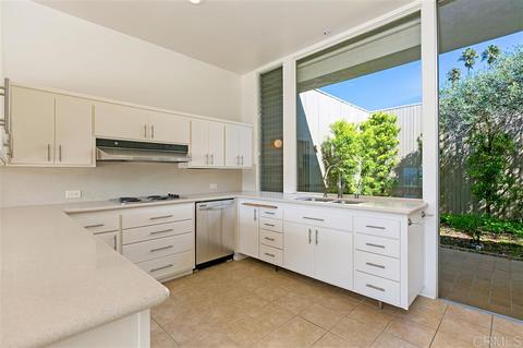 7872 Esterel Dr, La Jolla, CA 92037 photo 15