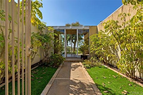 7872 Esterel Dr, La Jolla, CA 92037 photo 5