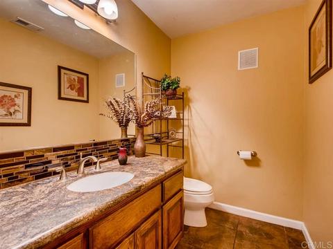 1560 Vista Del Lago, Fallbrook, CA 92028 photo 11