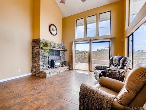 1560 Vista Del Lago, Fallbrook, CA 92028 photo 10
