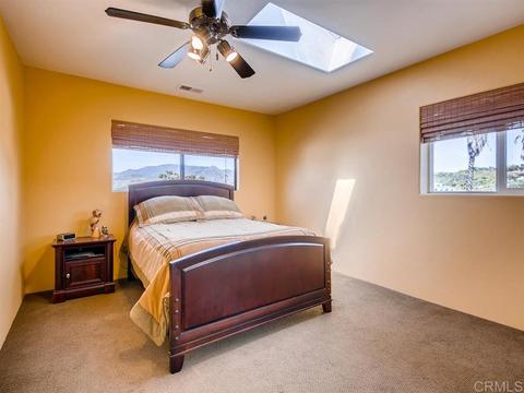 1560 Vista Del Lago, Fallbrook, CA 92028 photo 17