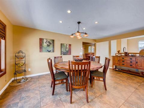 1560 Vista Del Lago, Fallbrook, CA 92028 photo 9