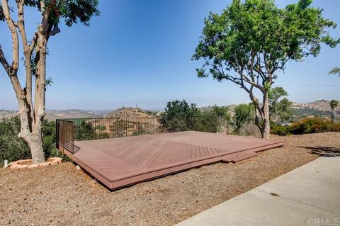 3679 Fairview Dr, Vista, CA 92084 photo 2