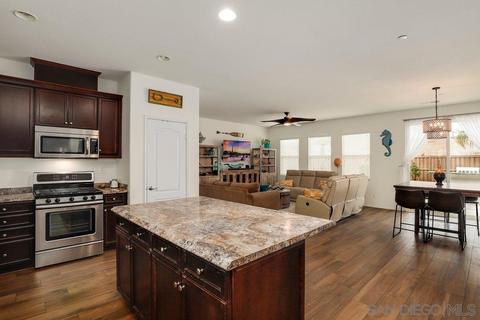 275 Tom Mcguinness Jr Cir, Fallbrook, CA 92028 photo 4