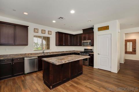 275 Tom Mcguinness Jr Cir, Fallbrook, CA 92028 photo 5