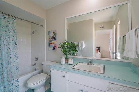 8841 Nottingham Pl, La Jolla, CA 92037 photo 20