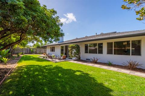 8841 Nottingham Pl, La Jolla, CA 92037 photo 2
