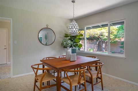 8841 Nottingham Pl, La Jolla, CA 92037 photo 10