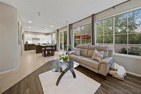 8172 Gilman Ct, La Jolla, CA 92037 photo 6