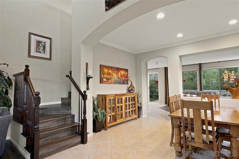 8172 Gilman Ct, La Jolla, CA 92037 photo 9