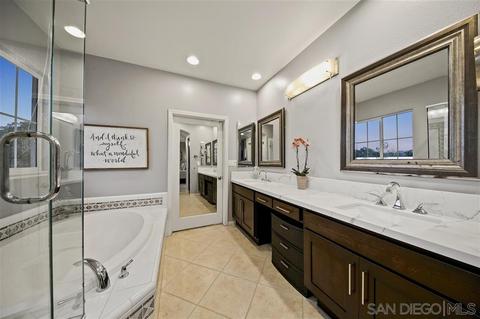 8172 Gilman Ct, La Jolla, CA 92037 photo 15